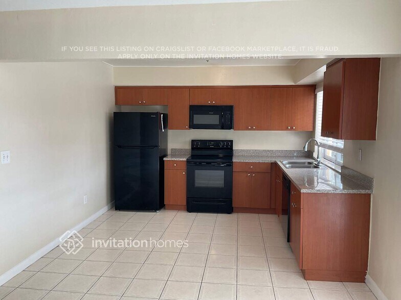 Building Photo - 15755 SW 105th Ct
