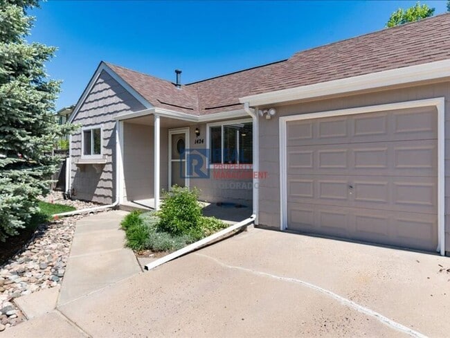 Primary Photo - 1424 S Sierra Dr