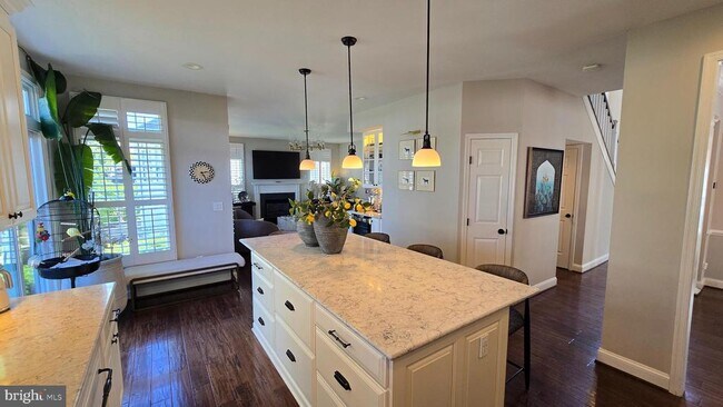 Building Photo - 47400 River Crest St