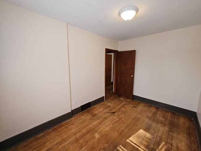 Building Photo - 3022 Hartzer St