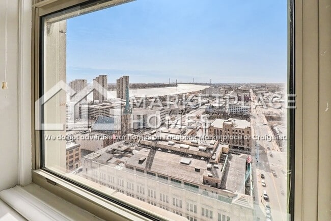 Building Photo - 525 W Lafayette Blvd