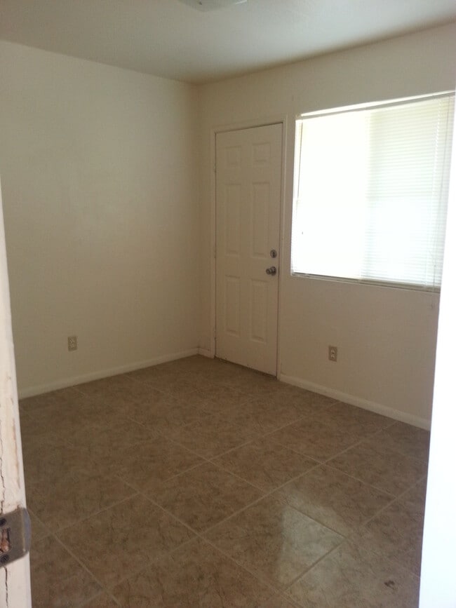 Building Photo - Brawley apartment for rent!
