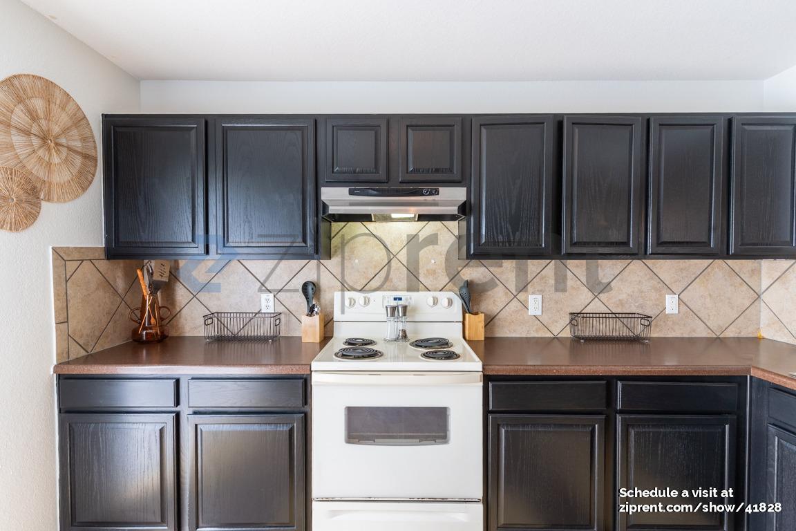 Building Photo - 1705 Anise Dr