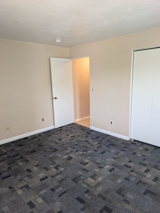 Building Photo - 126 Latimer Ave