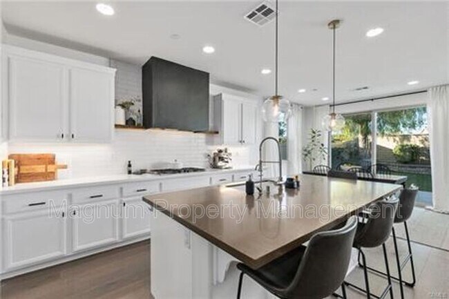 Building Photo - 31650 Sweetwater Cir