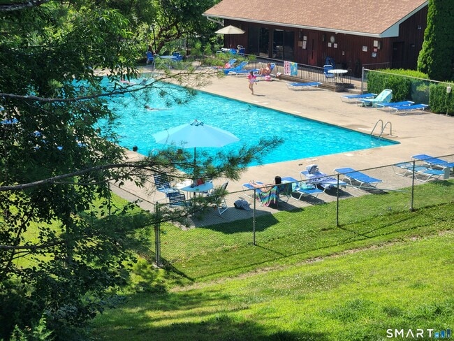 Building Photo - 83 Churchill Way