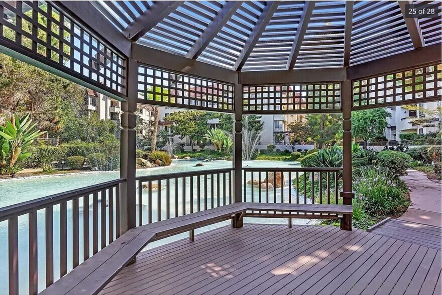 Building Photo - 5765 Friars Rd