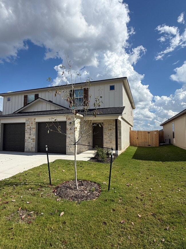 Building Photo - 3900 Sugar Hackberry Trl