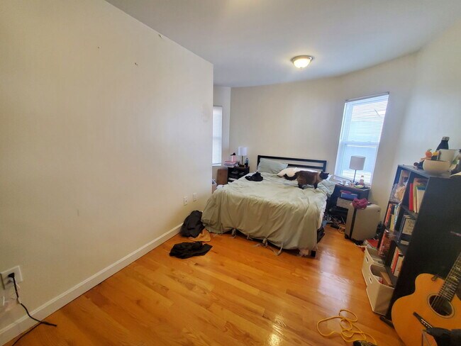 Building Photo - 23 Weitz St