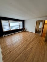 Building Photo - 6331 W Devon Ave