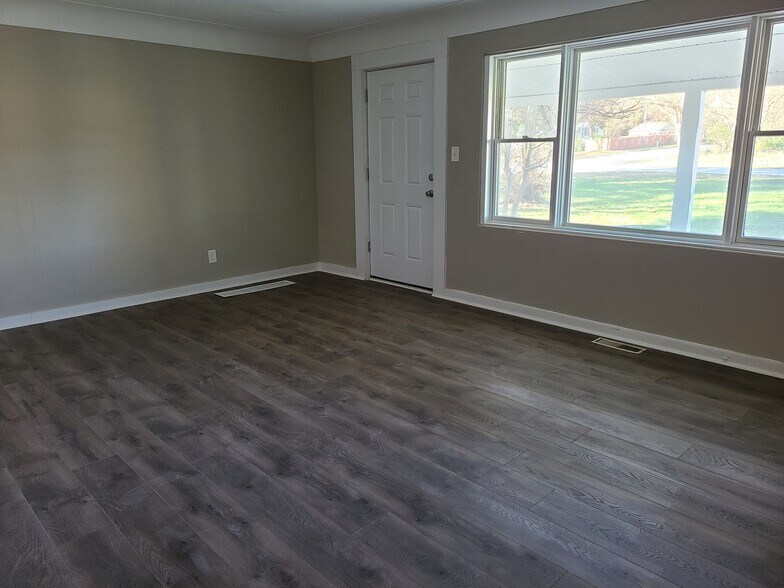 Building Photo - 7995 Stony Creek Rd