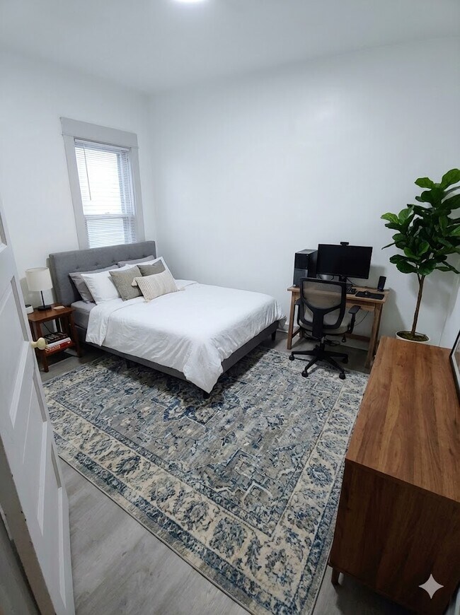 Building Photo - 401 S Independence Ave