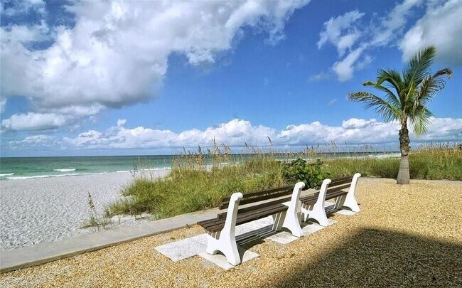 Building Photo - 4360 Chatham Dr