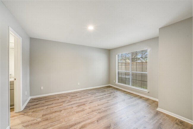 Building Photo - 767 Bering Dr