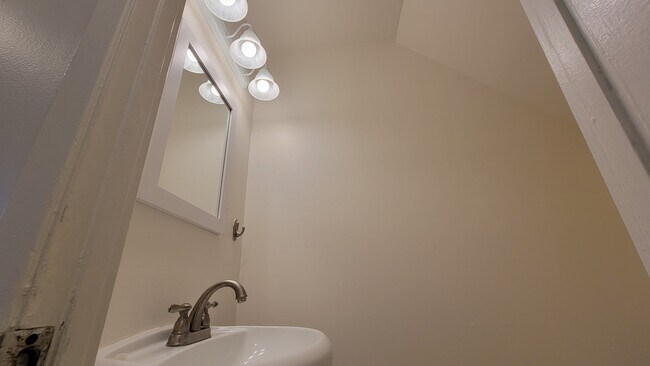 Building Photo - 289 Jose Figueres Ave