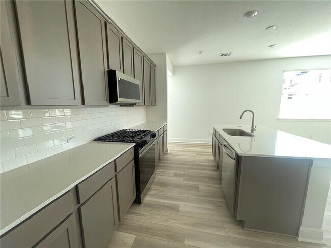 Building Photo - 544 Bauer Lp