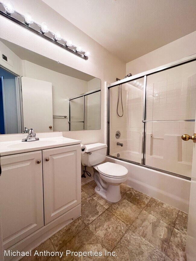 Building Photo - 3 br, 2.5 bath House - 11882 Scripps Creek...