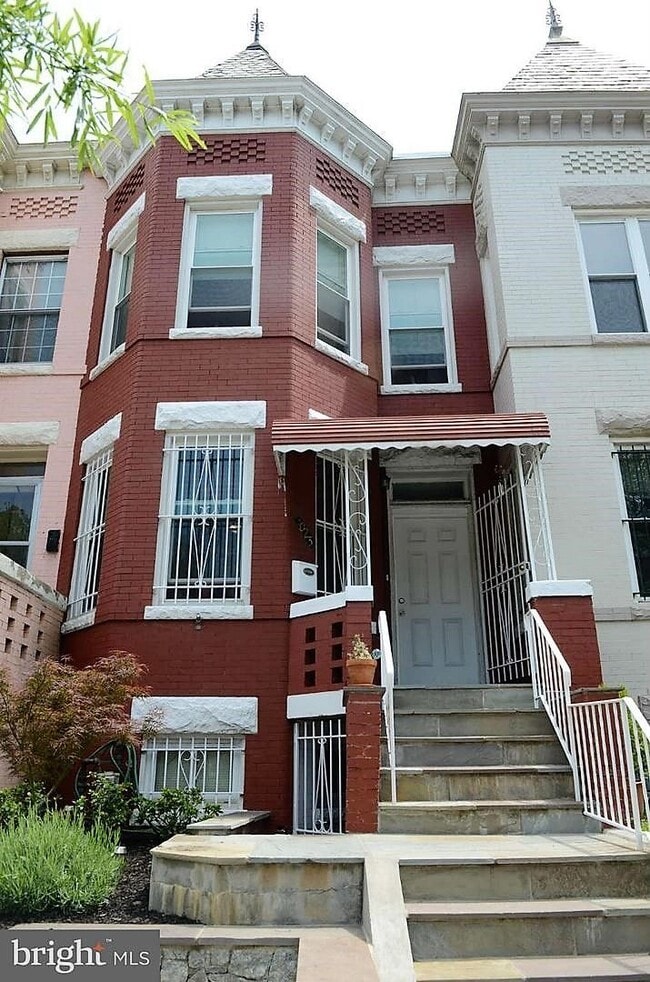 Building Photo - 3025 11th St NW