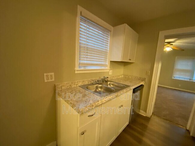 Building Photo - 1118 Idaho St