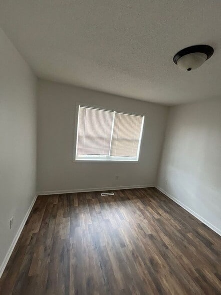 Building Photo - 904 Randolph St