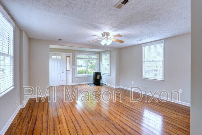 Building Photo - 1651 Elkridge Dr
