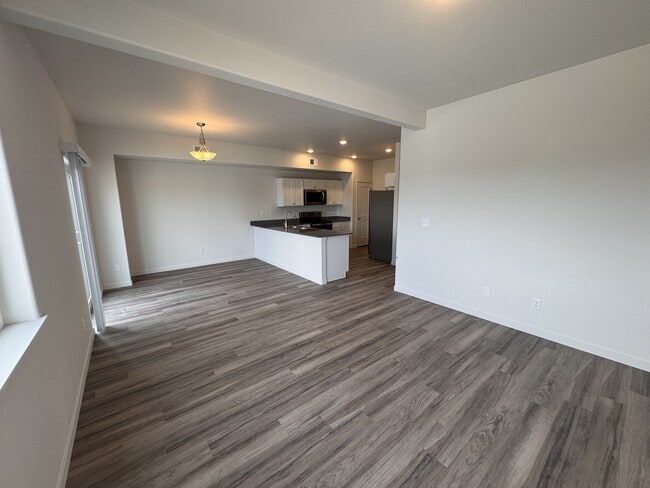 Building Photo - 1631 Elsie Jean Trl