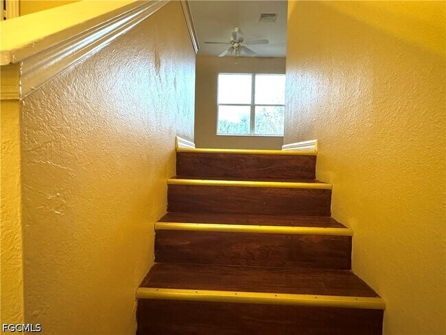 Building Photo - 117 Shadow Lakes Dr