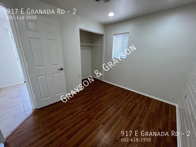 Building Photo - 917 E Granada Rd