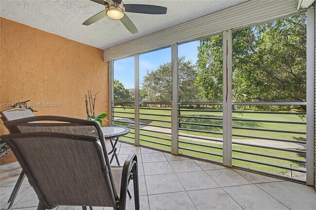 Building Photo - 9520 Seagrape Dr