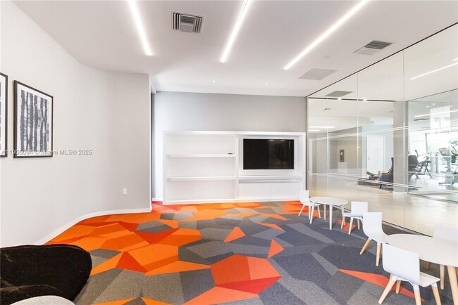 Building Photo - 9 Island Ave