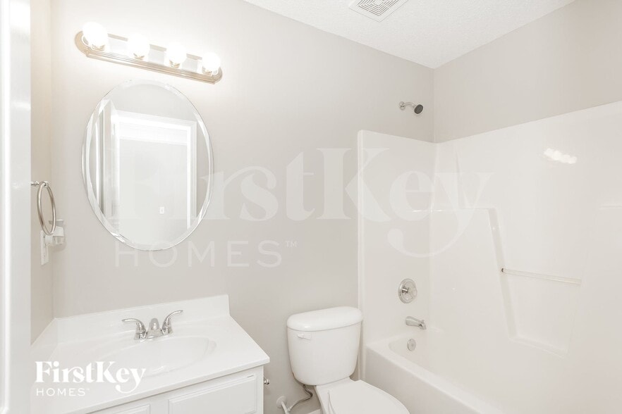 Building Photo - 14016 Millers Creek Ln