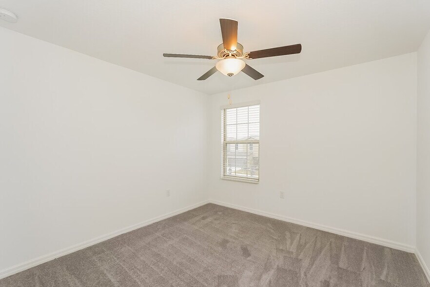 Building Photo - 7333 Spring Snowflake Ave