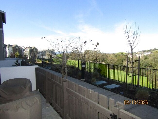 Building Photo - Luxury Living in Fountaingrove Wine Country/ Excellent location with rare views/ Fully upgraded i...