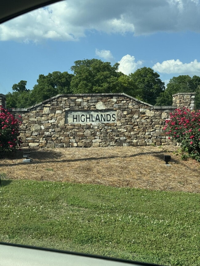 Building Photo - "Charming Furnished Studio Apartment Retreat in Valley Head – Cozy 300 Sq Ft!"