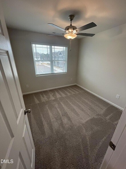 Building Photo - 1021 Peony Ln