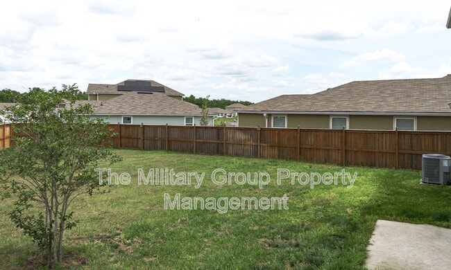 Building Photo - 5594 Hollow Birch Dr