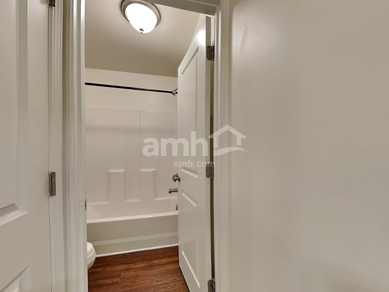 Building Photo - 592 Woodall Rd