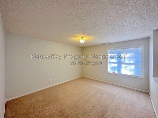 Building Photo - 114 Pointe Crest Ct
