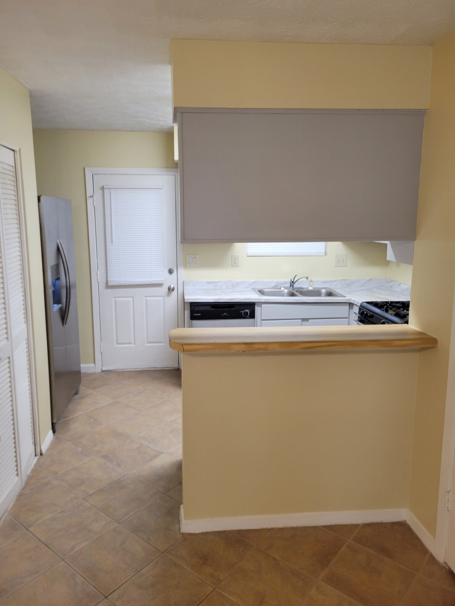 Building Photo - 496 Prince of Wales