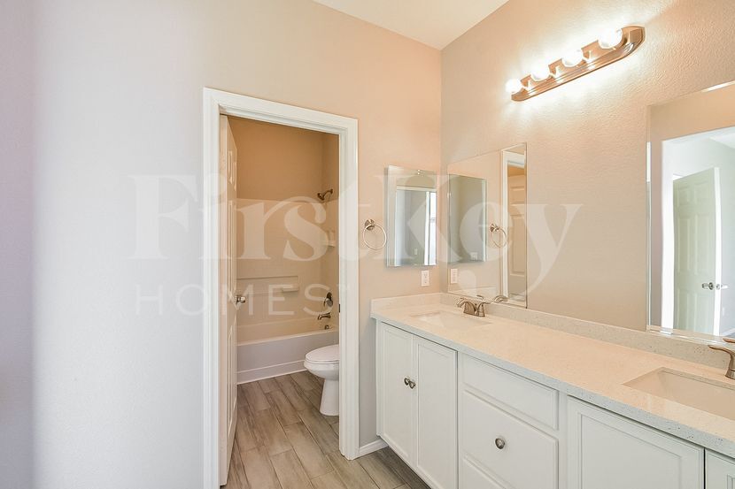 Building Photo - 7848 Marbledoe St