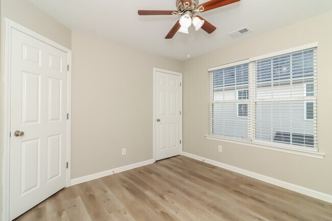 Building Photo - 4639 Liberty Square Dr