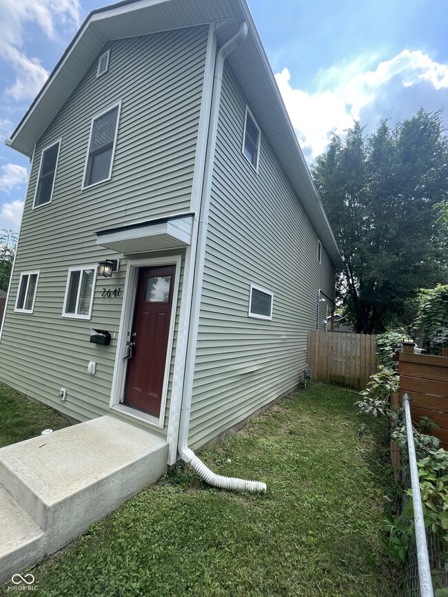 Building Photo - 2641 E 18th St