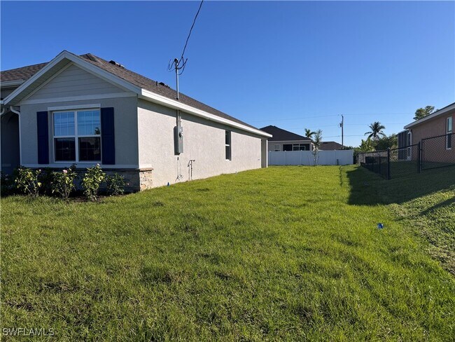 Building Photo - 1523 SW 19th Pl