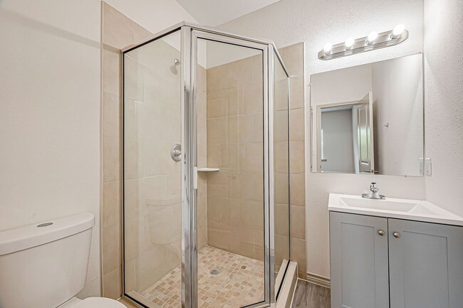 Building Photo - 5530 Hirondel St