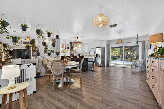 Building Photo - 1760 75th Ave N