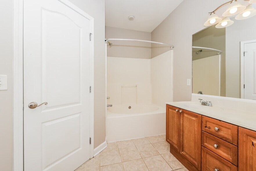 Building Photo - 1501 Teresa Ln