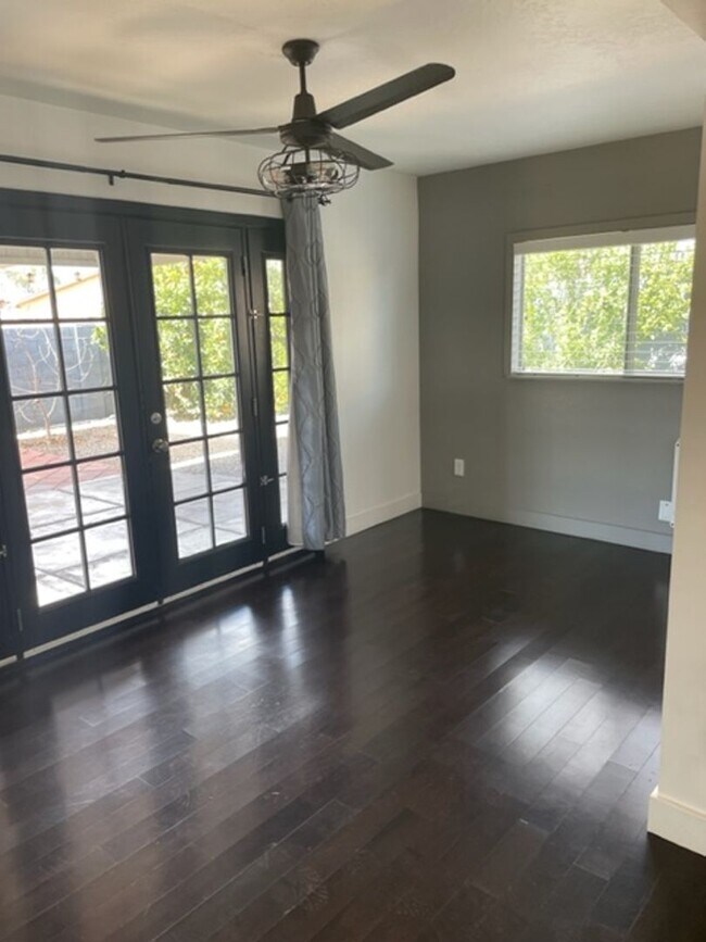 Building Photo - Charming 3 Bedroom Home | Oversized Backyard on Corner Lot