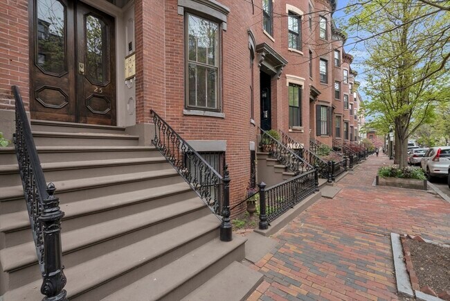 Building Photo - 25 Hanson St