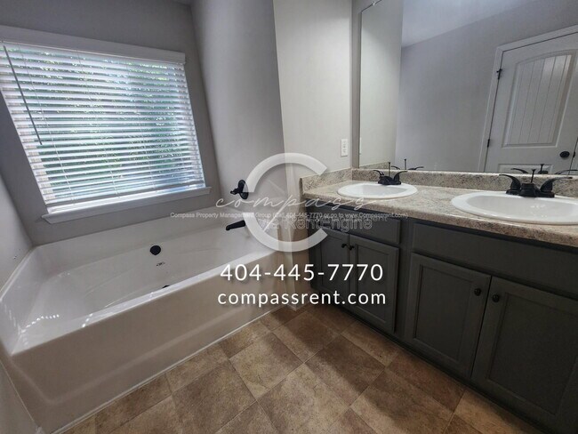 Building Photo - 6040 Oak Bend Ct