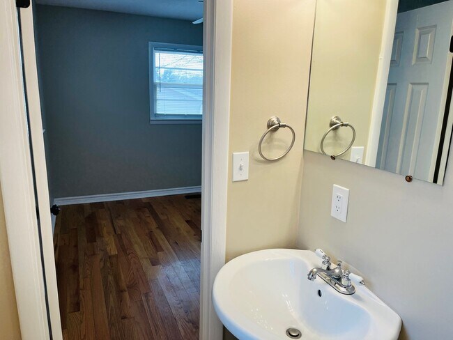 Building Photo - Charming 3-bedroom, 1.5-bath brick ranch situated on a large private lot in Carrollton! Must see!